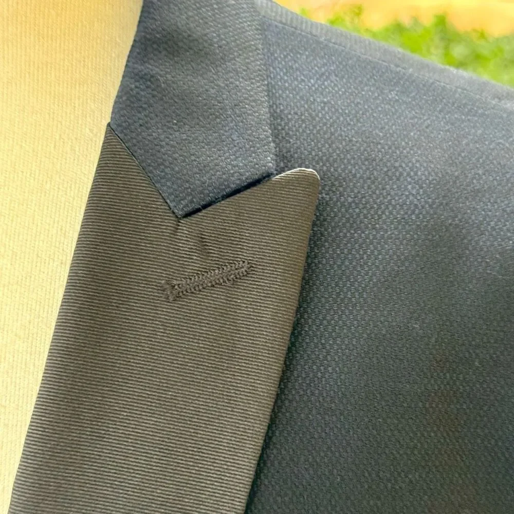 Calvin Klein Navy Blue Tuxedo Jacket. Size 44L.